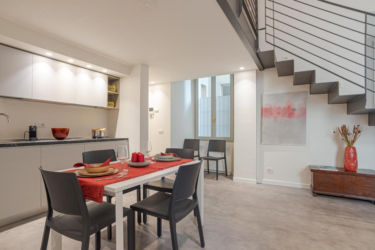 Suite Della Corte - By Myhomeincomo Bagian luar foto