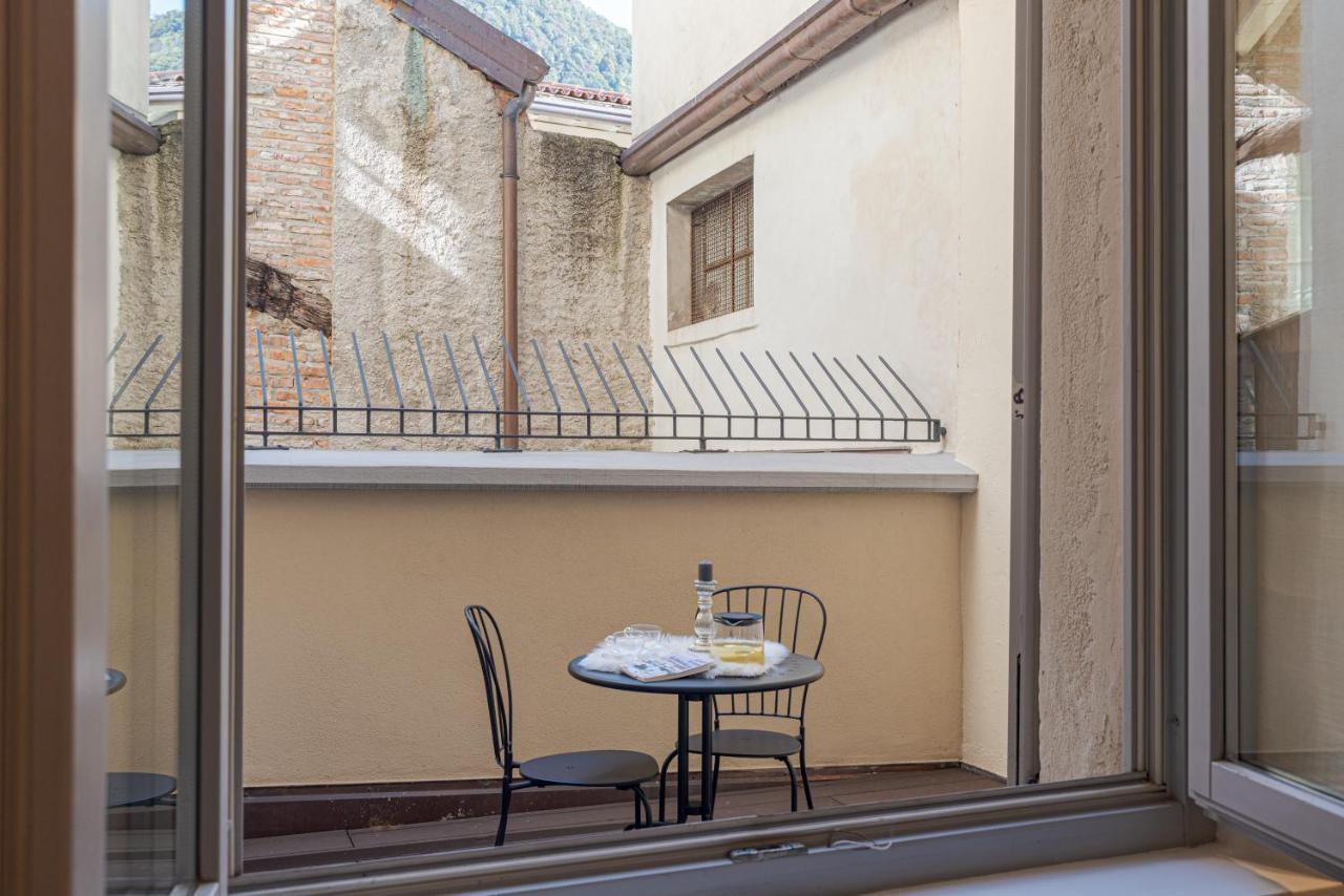 Suite Della Corte - By Myhomeincomo Bagian luar foto