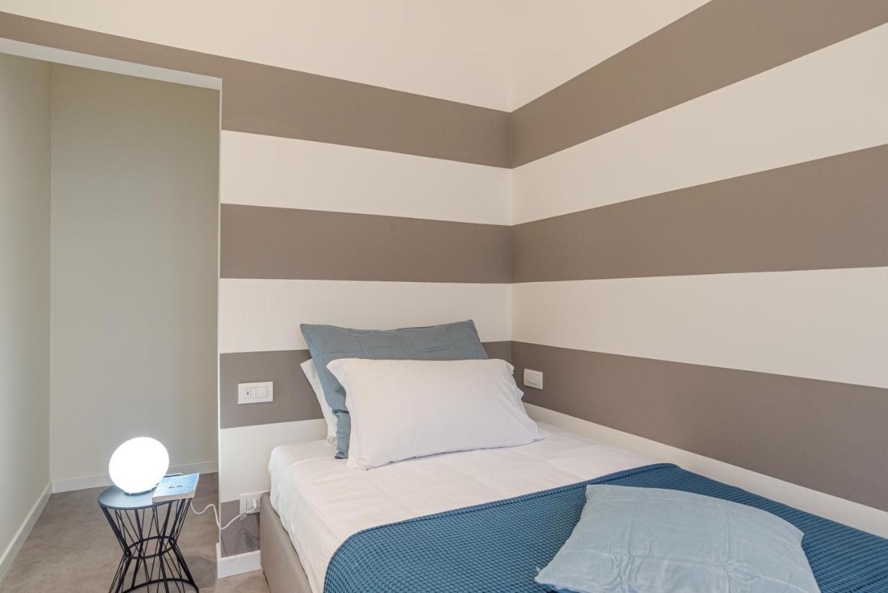 Suite Della Corte - By Myhomeincomo Bagian luar foto
